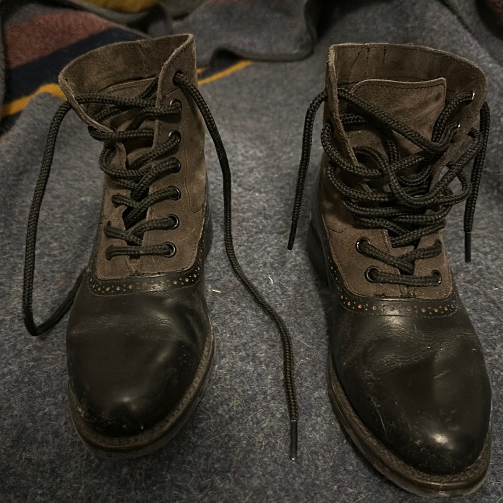 Wolverine black ankle boots 6 1/2 B